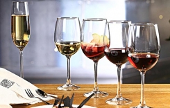 重慶進口紅酒批發市場 一杯紅酒應該倒多少才合適